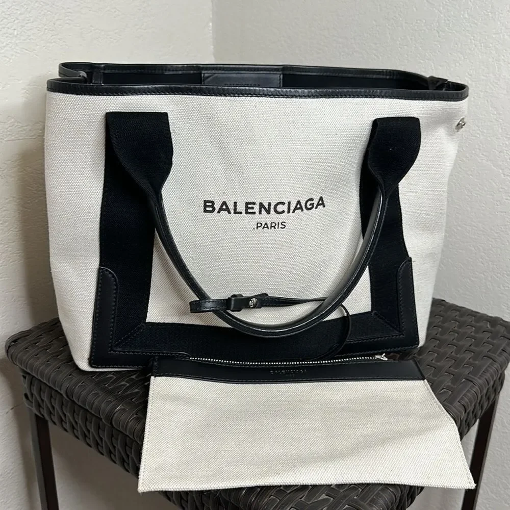 💯Authentic BALENCIAGA Navy Kabas Tote Bag🍀